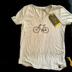 Light shirt 100 % organic cotton made in the USA new